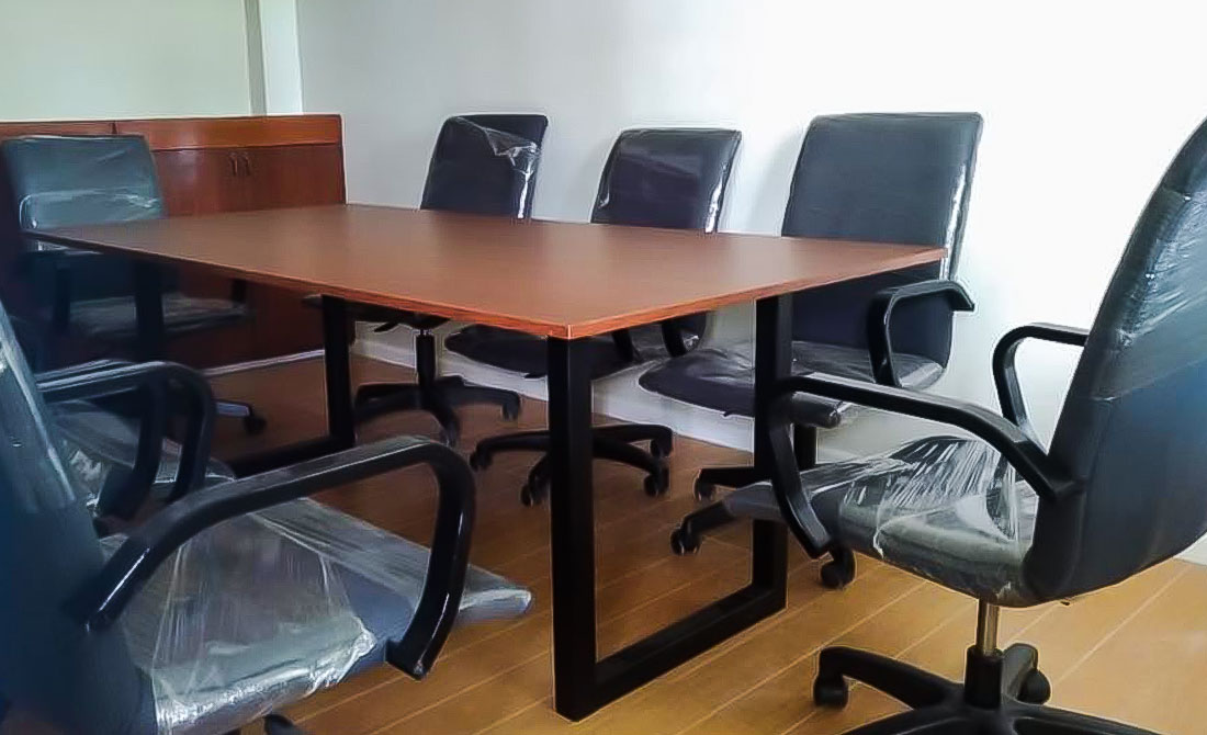 dunbraefurnitureconcepts-projects-office-desk-and-conference-table7
